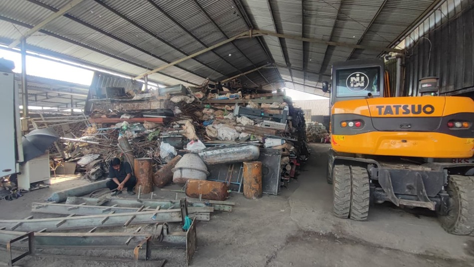 Galeri Jual Beli Besi Tua